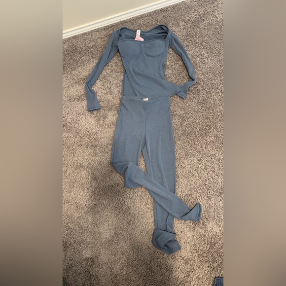 2 piece sets - Picture 3 of 4